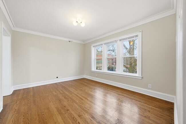 Building Photo - 6938 N Campbell Ave