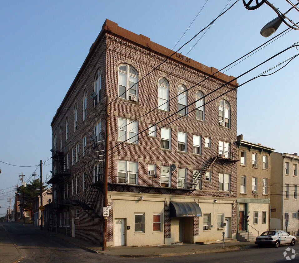 Primary Photo - 619-623 W Turner St