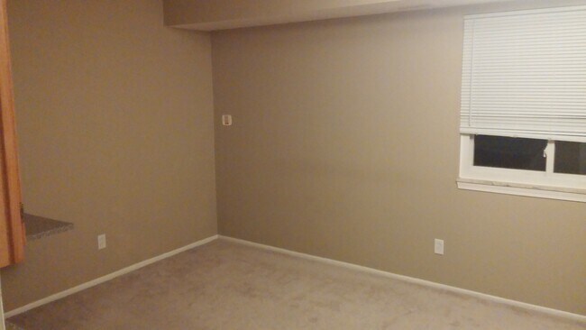 Building Photo - 5400 Maple Ridge Rd