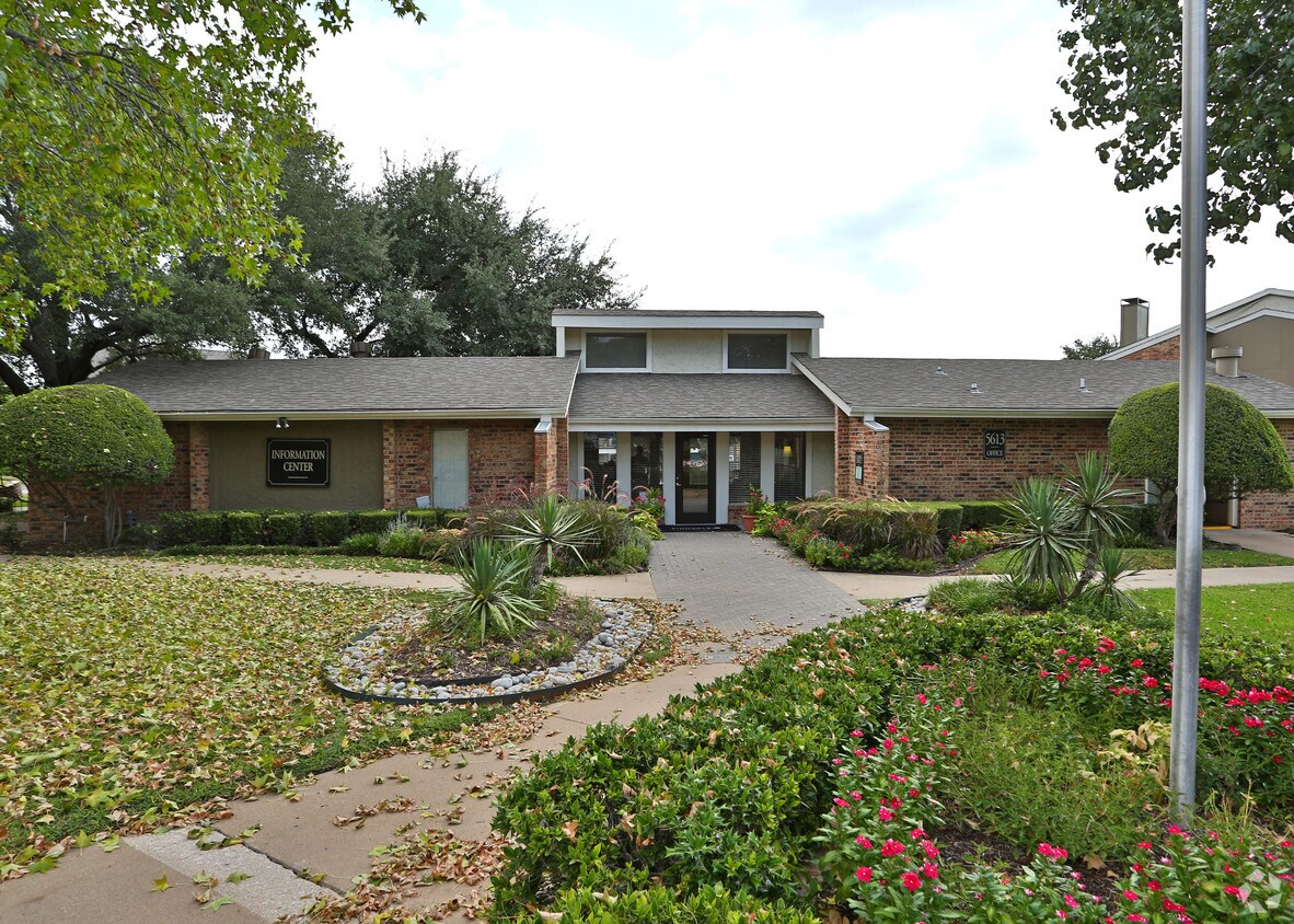 Fairway on the Park Apartments Haltom City, TX