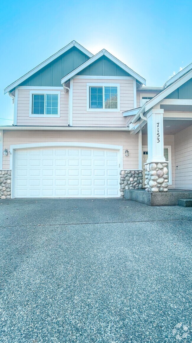 The Links Apartments for Rent with Hardwood Floors Olympia, WA 1