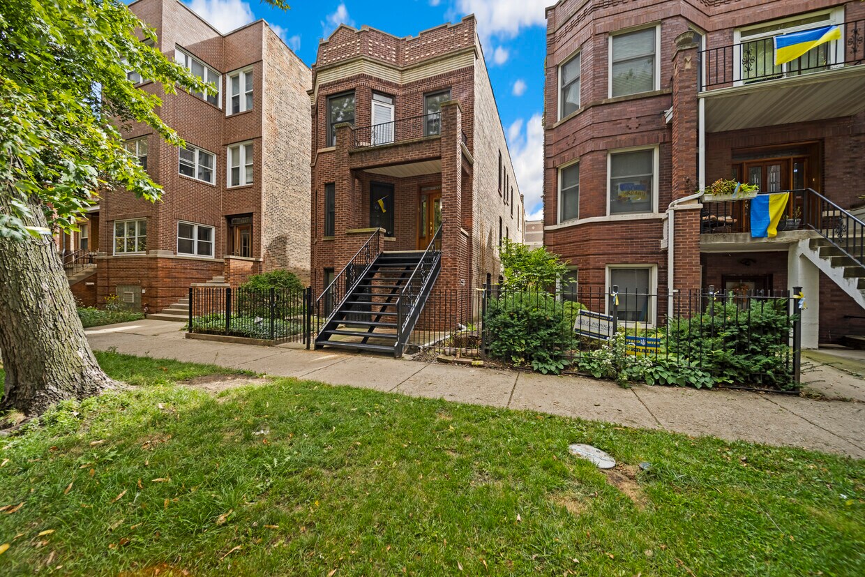 Primary Photo - 2325 W Rice St