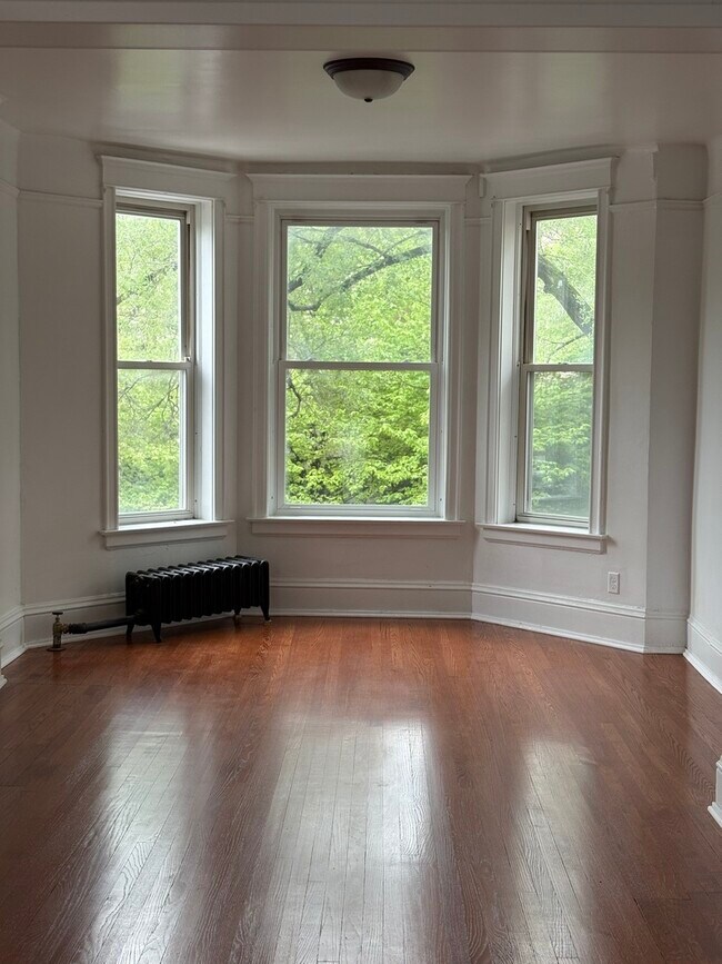 Foto del edificio - 5704 S Kenwood Ave