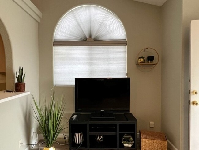 Foto del edificio - 2BR 2BA Fully Furnished Townhome with Util...