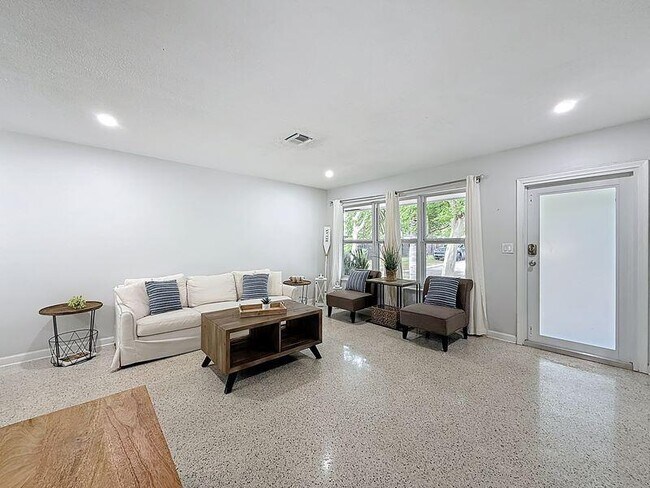 Foto del edificio - 2840 NE 16th Ct