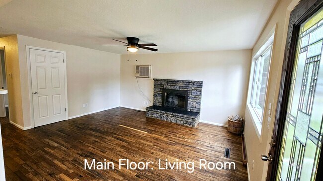 Building Photo - Newly Remodeled CDA Home