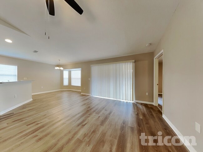 Building Photo - 3124 58th Terrace E