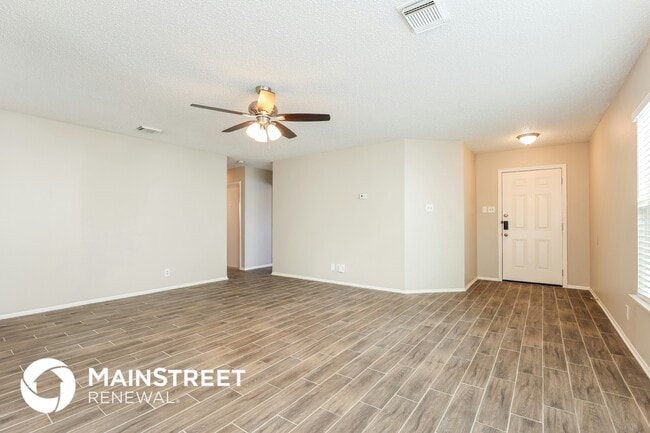 Building Photo - 8011 Chestnut Barr Dr