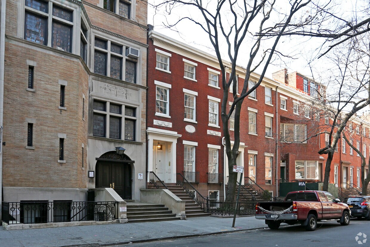 Primary Photo - 14 W 11th St