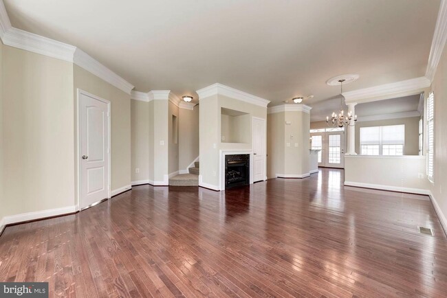 Building Photo - 2515 Basin View Ln