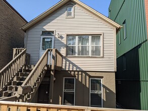 Building Photo - 1628 W 21st Pl