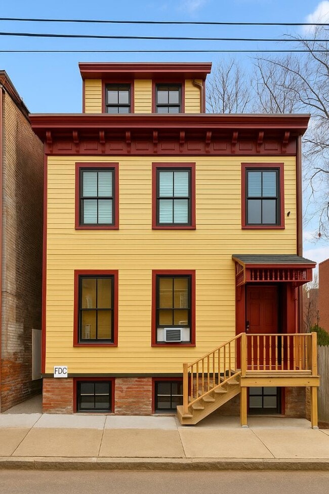 Building Photo - 52 Chambers St