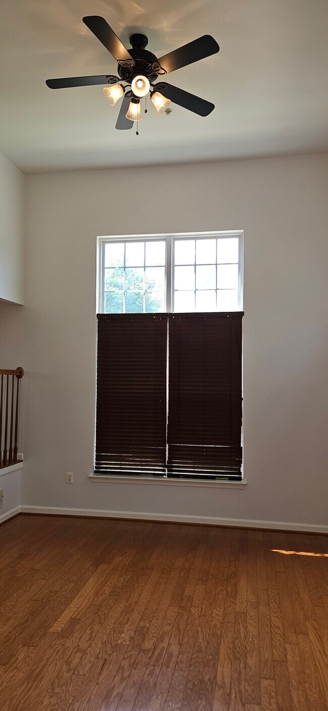 Foto del edificio - 12332 Rollys Ridge Ave