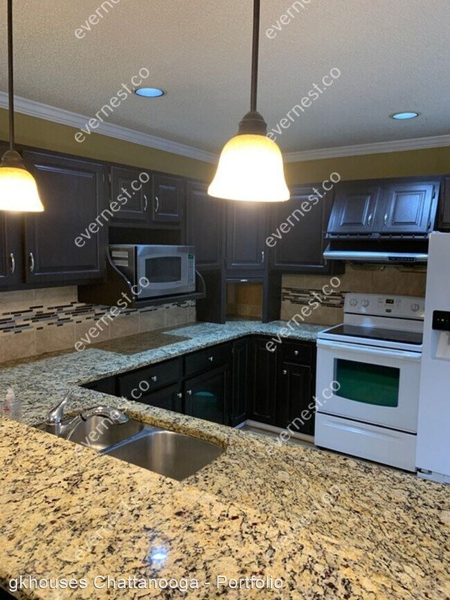 Building Photo - 3 br, 3 bath House - 7323 Flagstone Dr