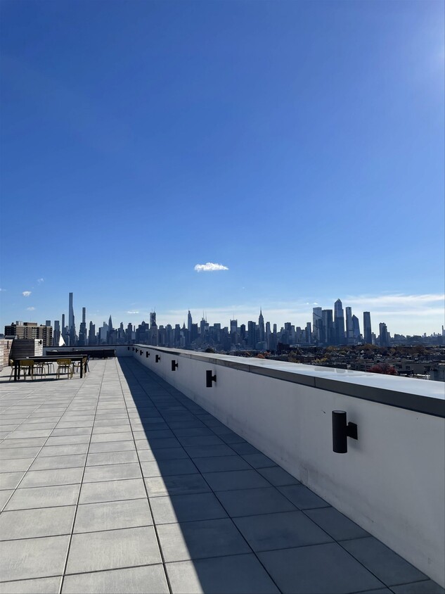 Primary Photo - Bergenline Avenue, West New York, NJ 07093...