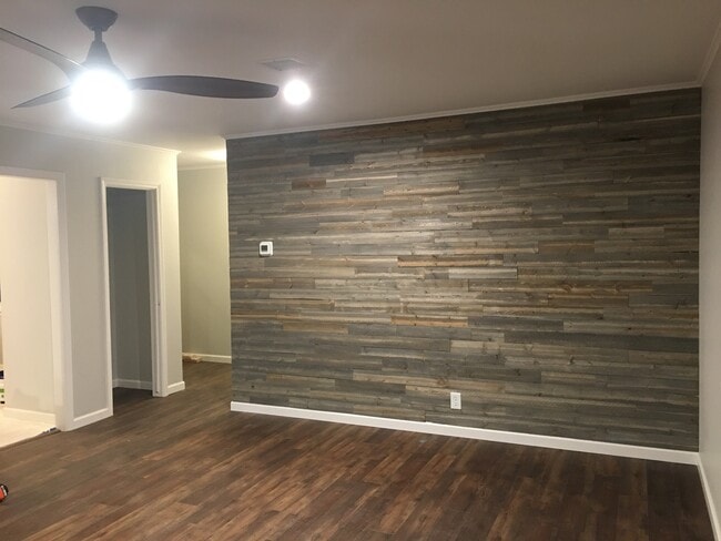 Living room - 7542 E 28th St