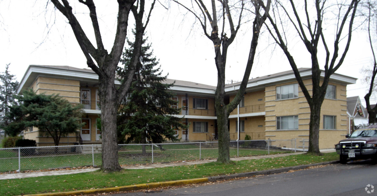 Primary Photo - 3145-3155 N Odell Ave