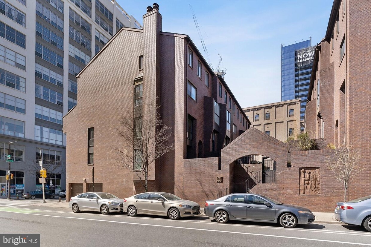 Primary Photo - 100 N 22nd St