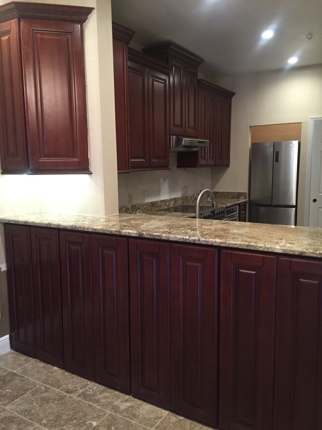 Building Photo - 824 Camargo Way