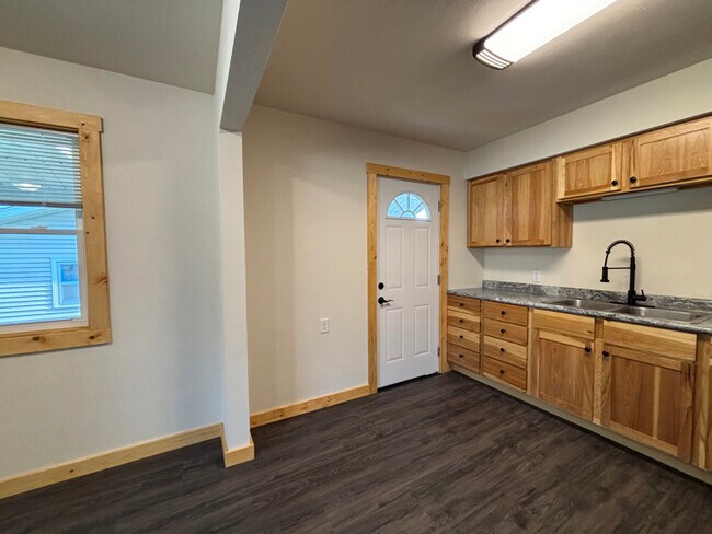 Foto del edificio - 105-107 Ridge Dr