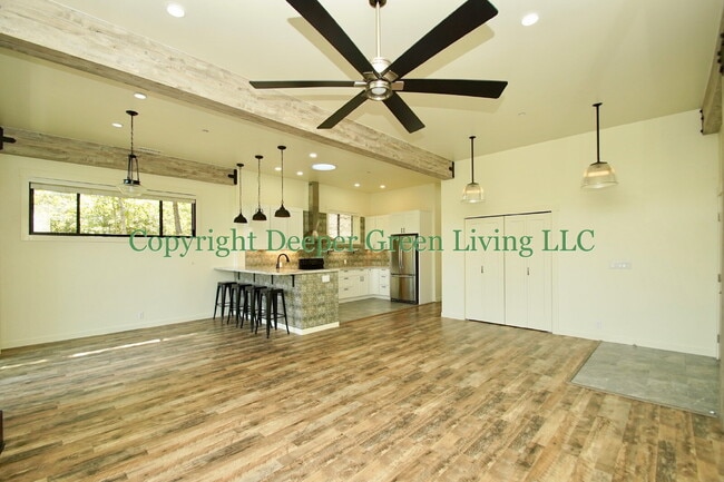 Building Photo - 2 Bedroom Woodacre Home with Views!