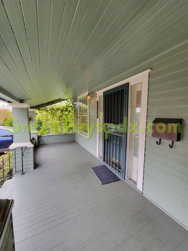 Foto del edificio - Beautiful 2-bedroom house built in 1914 ri...