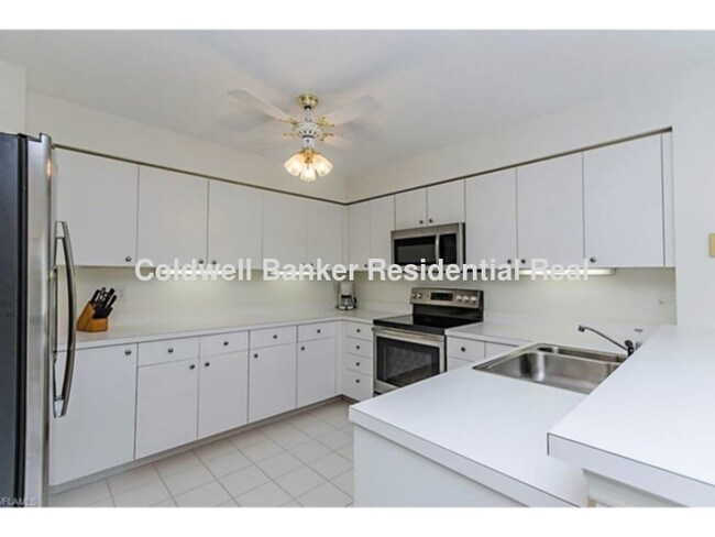 Building Photo - 6855 San Marino Dr