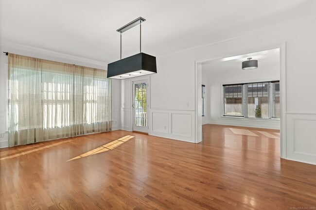 Building Photo - 348 Sound Beach Ave