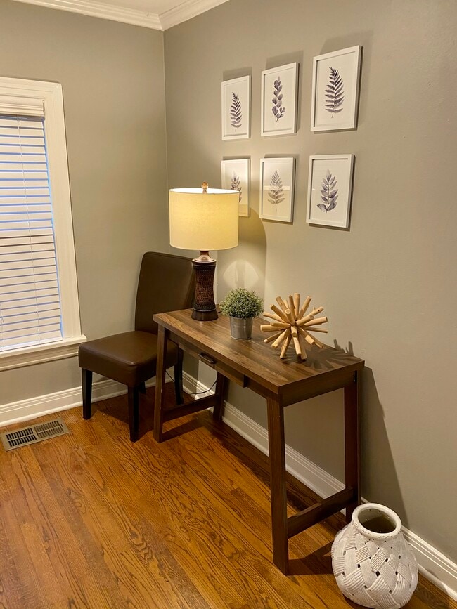 Building Photo - 517 Uams Blvd