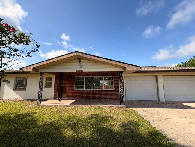 Foto del edificio - Ready to move-in 2-bedroom, 2-bath residence in the heart of Summerfield!