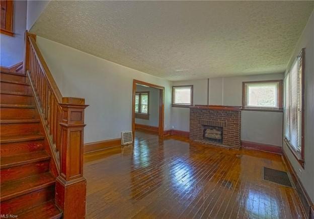 236 Cranz Pl Akron, OH 44310 – photo 2