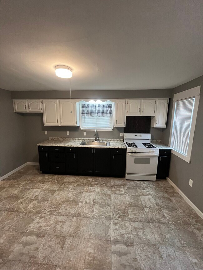 Foto del edificio - 1440 E 9th St