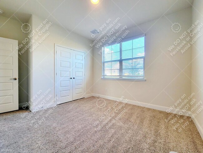 Foto del edificio - 4 br, 2 bath House - 17828 Bassano Ave