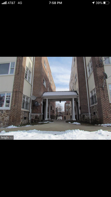 Building Photo - 2423 Callow Ave