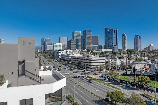 Vistas de la cubierta - 10431 Santa Monica — Modern Luxury Living in Century City