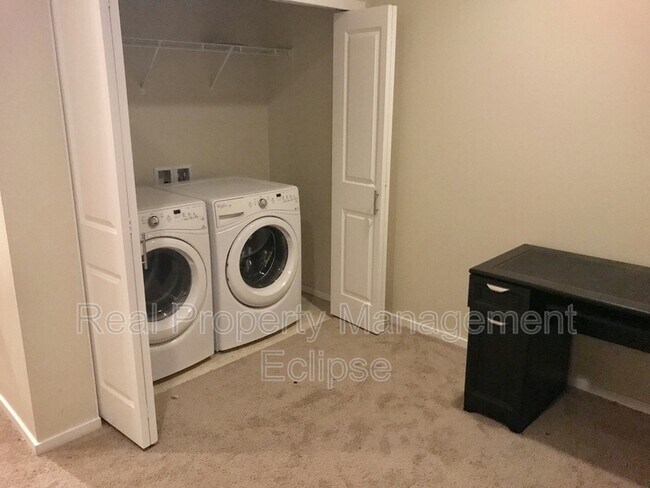 Foto del edificio - 2115 201st Pl SE