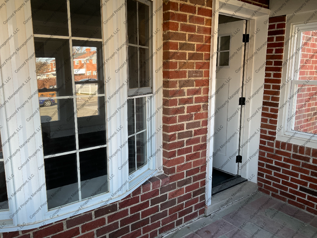 Building Photo - 7844 Lockwood Rd