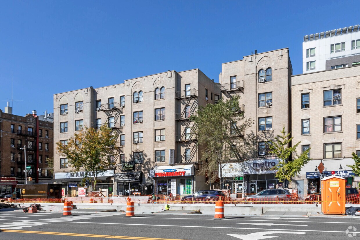 Building Photo - 2381-2385 Grand Concourse