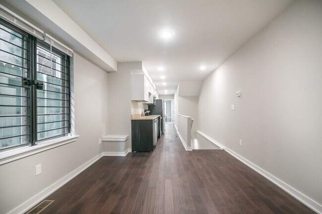 Building Photo - 1830 N Bouvier St