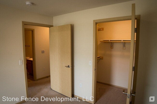 Building Photo - 2842-2844 N Pleasant View Rd