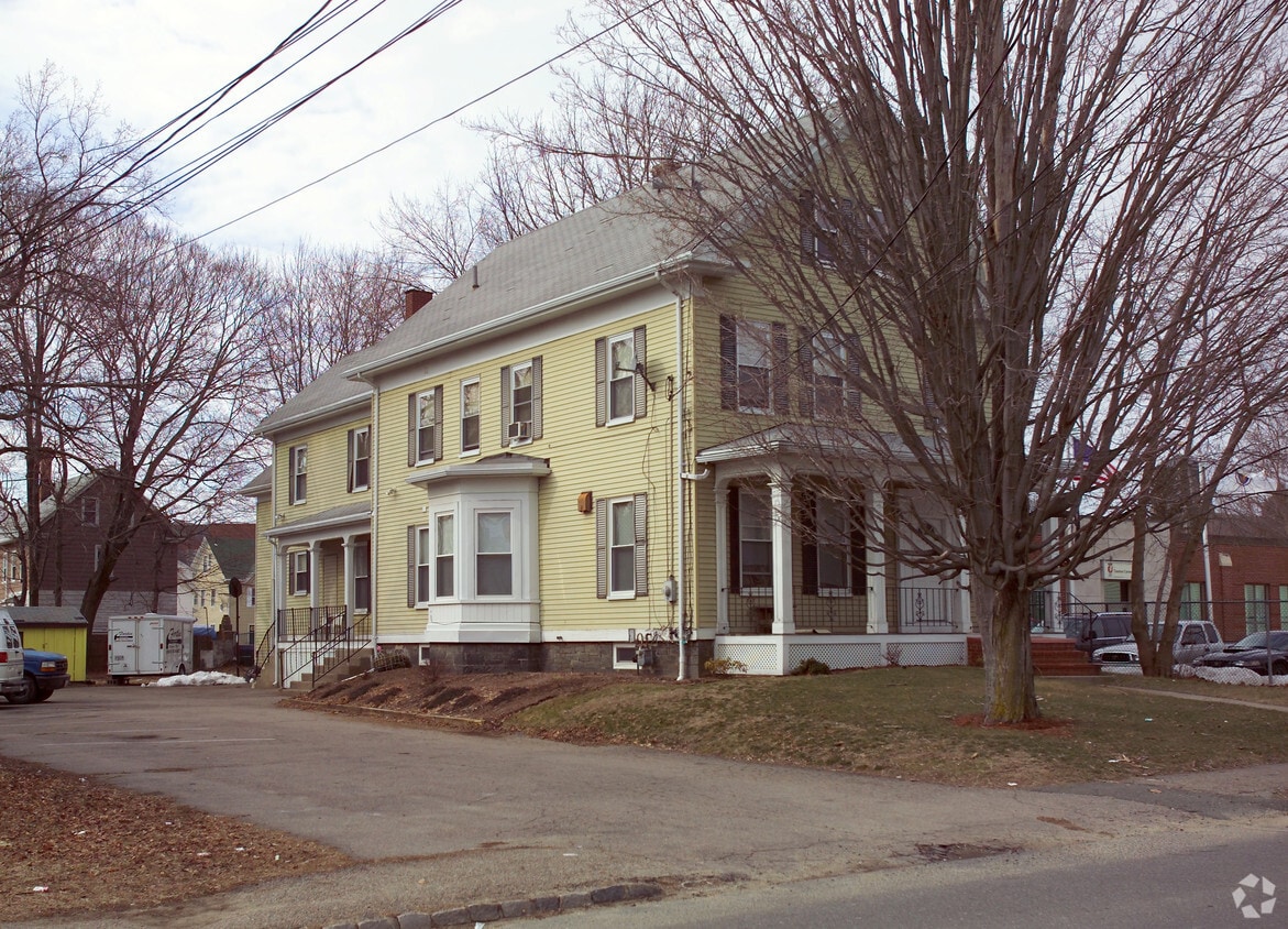Primary Photo - 70 School St