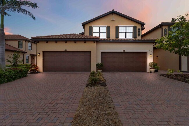Building Photo - 10805 Tarflower Dr