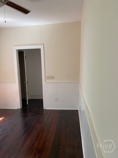 Foto del edificio - 124 E Harris St