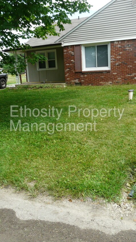 Primary Photo - 7110 Pin Oak St