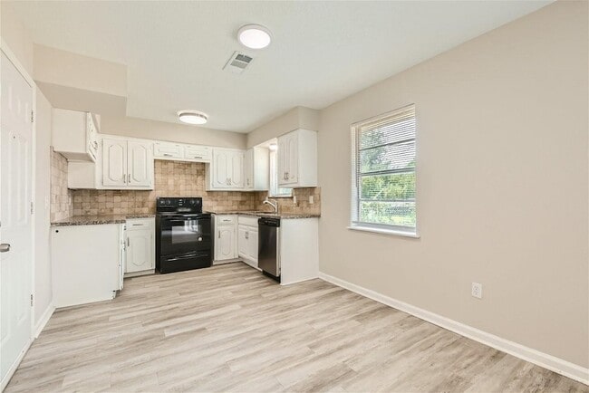 Photo - 413 Lindo Dr House