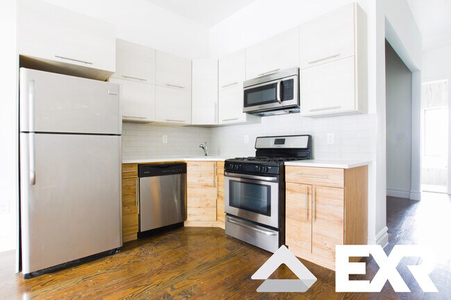 Foto del edificio - 629A Madison St