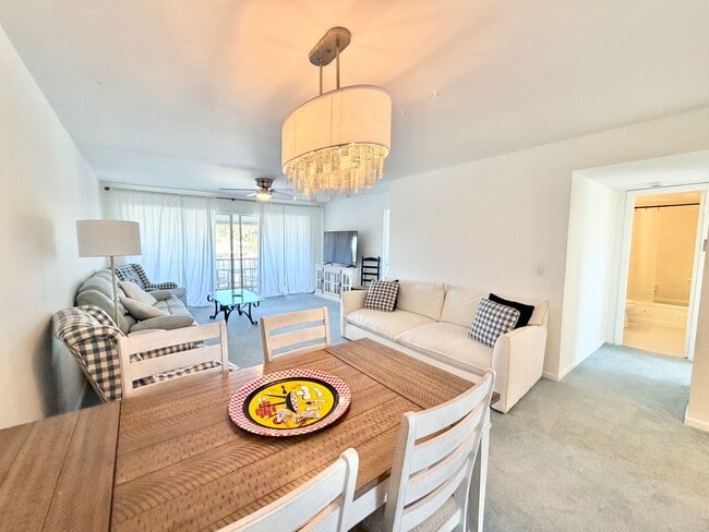 Building Photo - ** SOUTH NAPLES ** 2 BED / 2 BATH - CONDO - GREAT LOCATION! - ANNUAL RENTAL