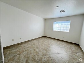 Building Photo - 4730 E Craig Rd
