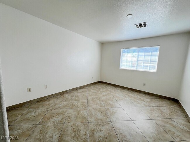 Foto del edificio - 4730 E Craig Rd