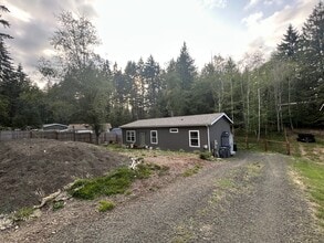 Building Photo - 571 E Timberlake Dr